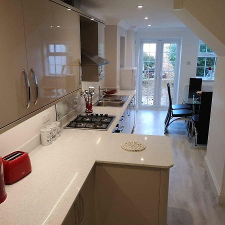 Villa Guildford Town House Esterno foto