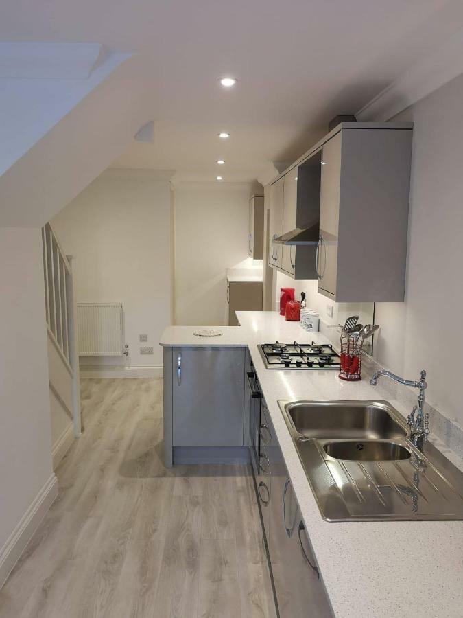 Villa Guildford Town House Esterno foto